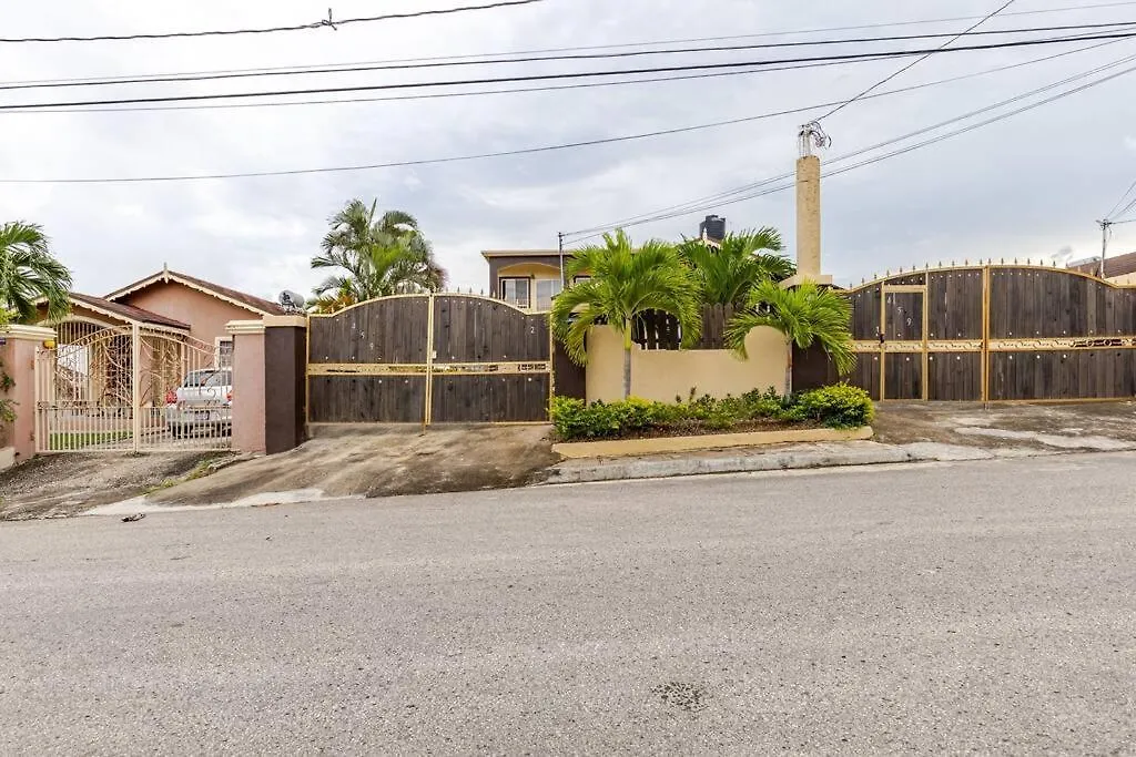 Modern Montego Bay Home 3 Bedroom With 2 Half Bath 0*,