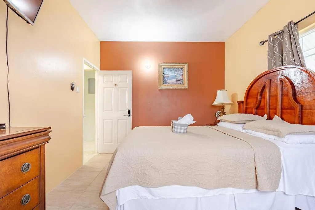 Dom wakacyjny Modern Montego Bay Home 3 Bedroom With 2 Half Bath