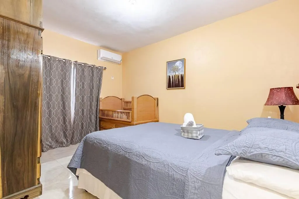 Feriehus Modern Montego Bay Home 3 Bedroom With 2 Half Bath