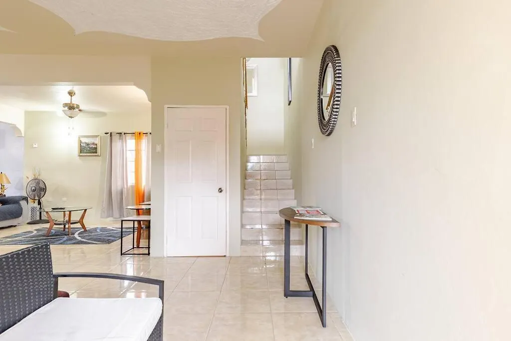 Feriehus Modern Montego Bay Home 3 Bedroom With 2 Half Bath