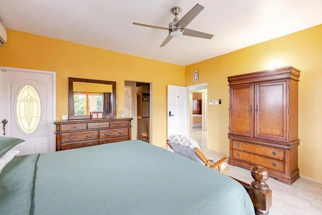 Modern Montego Bay Home 3 Bedroom With 2 Half Bath 0*,