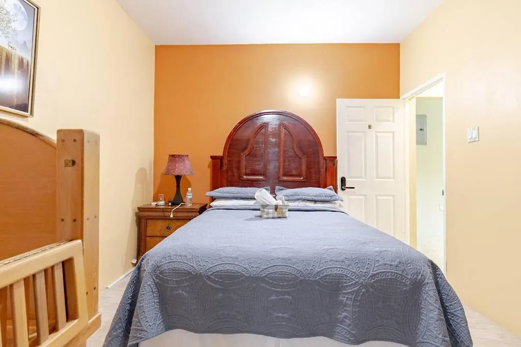 Modern Montego Bay Home 3 Bedroom With 2 Half Bath Casa vacanze